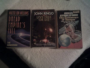 Sci-Fi Book Lot 7 Items Various Writers Paperback Books Science Fiction Fantasy - Picture 1 of 6
