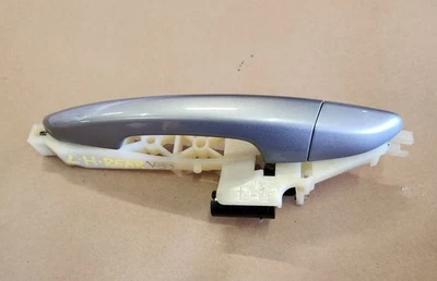 Manija de puerta trasera izquierda Hyundai Sonata 2015-2019 OEM PLATA V8S "pintura muy bonita" Foto 1 de 4