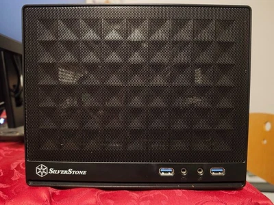 Pc assemblato cube cpu I5-7400 16gb ram, 2x500gb SSD Win11 Pro - Immagine 1 di 4