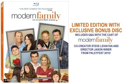 Modern Family: The Complete First Season (Limited Blu-ray Edition with Bonus... - Image 1 of 2