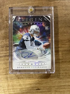 2025 Origins Proving Ground Donovan Ezeiruaku Auto / 99 RC Dallas Cowboys - Bild 1 von 2