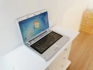 Puppenstube Silber Laptop, Maßstab 1:12, Miniatur Laptop - Bild 1 von 5