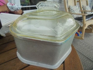 Guardian Service Triangle Heart Pan With Glass Lid - NEW Old Stock - Never Used - Picture 1 of 6