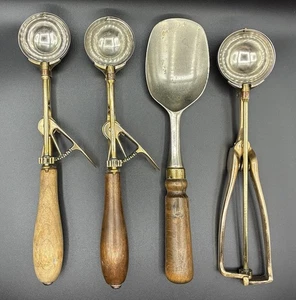 3 Vintage / Antique Ice Cream Scoopers Gilchrist Plus 1 Spade Unbranded - Picture 1 of 6