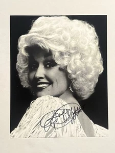 DOLLY PARTON HAND SIGNED 8x10 PHOTO AUTOGRAPHED COUNTRY LEGEND VERY RARE COA - Picture 1 of 1