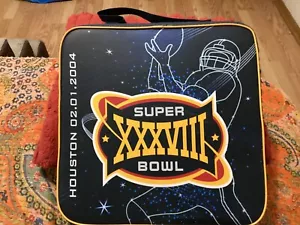 SUPER BOWL XXXVIII HOUSTON SEAT CUSHION;PATRIOTS, TOM BRADY CHAMPIONS/FREE P & H - Picture 1 of 8