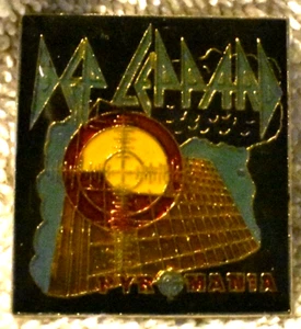 DEF LEPPARD - PYROMANIA - VINTAGE SILVER METAL ENAMEL PINBACK - 1983 -NEVER USED - Picture 1 of 2
