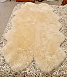 FIBRE BY AUSKIN 100% AUSTRALIAN NEW ZEALAND SHEEPSKIN THROW RUG 46" X 72" - Picture 1 of 21