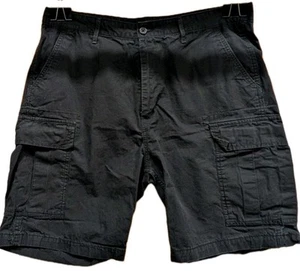 LEVI'S CARGO SHORTS - 2er Set, schwarz & dunkel Camouflage Cargoshorts, super Zustand  - Bild 1 von 7