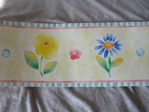 8.32 Yards Anna French Watercolor Daisy Flowers Wallpaper Border from UK - Picture 1 of 6