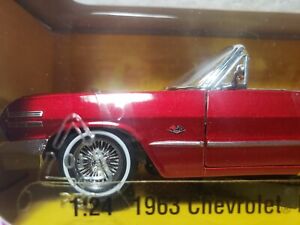 WELLY 1:24 1963 CHEVROLET IMPALA SS LOW RIDER CONVERTIBLE RED FLAKE 22434 LRW-MR