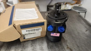 OEM Eaton Char-Lynn 101-2105-009 Hydraulic Pump 1" Shaft 2-Bolt FLNG NEW IN BOX - Picture 1 of 5