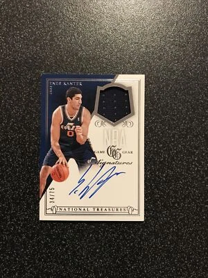 Camiseta deportiva automática Enes Kanter 2013 National Treasures Game Gear Signatures 34/75 Foto 1 de 3