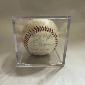 (28) 1961 Milwaukee Braves Team-Signed Baseball-Aaron, Lau, Martin Beckett - Picture 1 of 8