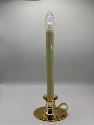 Bullseye Williamsburg Vela LED con Sensor de Encendido/Apagado, Goteos de Cera - Latón Foto 1 de 4