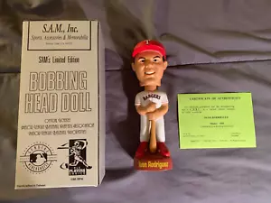 SAM Inc. IVAN Pudge RODRIGUEZ Texas Rangers BOBBLEHEAD /3000 COA SCHNELLER VERSAND! Neuwertig - Bild 1 von 5
