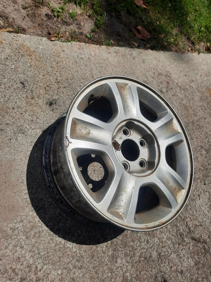 2005 Ford Escape 16" 5 Spoke Aluminum Wheel Rim 560-03838 - Image 1 of 2