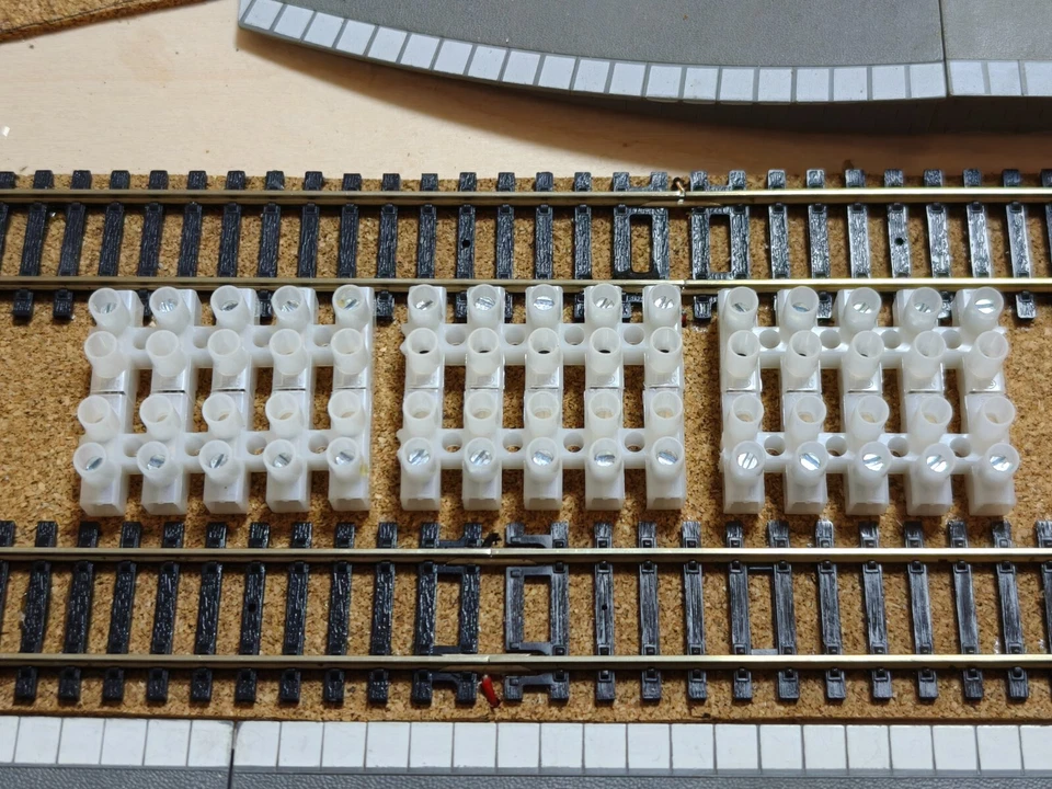 3-pack 6A Plug in terminal strip 5 pin connector block for model railway - Image 1 of 1