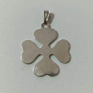 Ciondolo Quadrifoglio Argento 800, Gancio Argento 925. 3,5 X 3Cm Usato Vintage - Foto 1 di 6