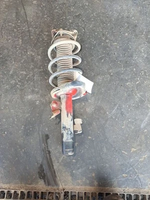 Стойка со стороны пассажира Rh 2008 S40 Sku #4234165 - Изображение 1 из 4