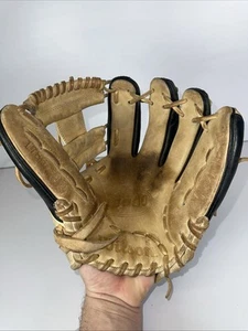 Wilson 11.5" A2000 Infield Baseball Glove RHT Right Hand Throw 1786 Pro Stock - Picture 1 of 10