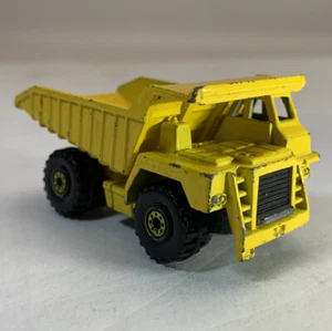Hot Wheels CAT Dump Truck Yellow Loose - Picture 1 of 9