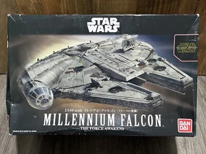 NEW BANDAI 1/144 MILLENNIUM FALCON The Force Awakens STAR WARS OPEN BOX - Picture 1 of 8