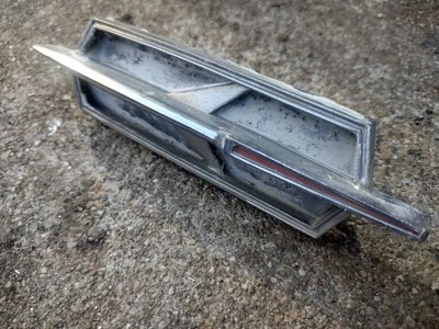 1970 1971 1972 OEM Oldsmobile Delta 88 Rocket Header Emblem GM 410575 OEM  - Image 1 of 4