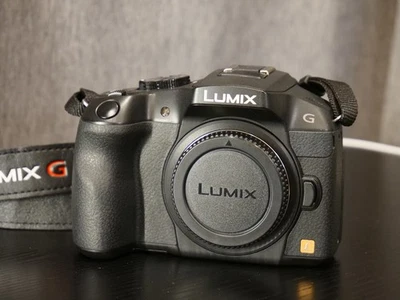 Panasonic LUMIX DMC-G6 (Body only) w/2 Batteries in Excellent Condition S/C 2087 - Image 1 of 4