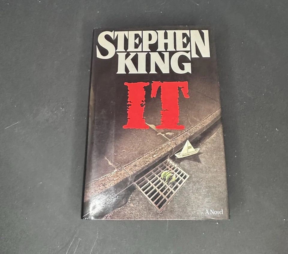 IT STEPHEN KING REAL 1ST EDITION FIRST PRINTING 1986 HARDCOVER - Image 1 of 4