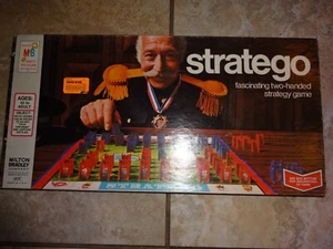 Stratego Battlefield Strategy Board Game 1977 - Complete - Picture 1 of 8