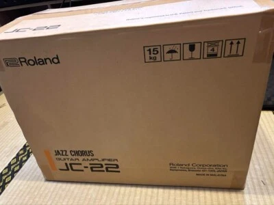 NEAR MINT Roland JC-22 Jazz Chorus Guitar Combo Amplifier Black 100V - Image 1 of 4