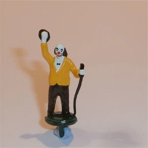 Corgi Toys  487 Land Rover Chipperfields Circus Parade Rotating Clown Figure - Picture 1 of 4