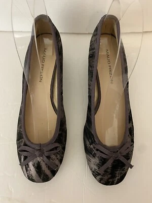 Zapatos de salón Maud Frizon vintage tela con lazo patrón abstracto negro gris talla US 6 EU 36. Foto 1 de 4
