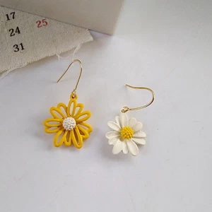 Flower Eardrop Einfache schöne dekorative Ohrringe Schmuck für Frau (weiß - Bild 1 von 11