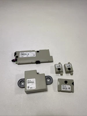 2011-2016 宝马 535xi f10 后部无线电天线陷阱电路电源模块放大器套装原始设备制造商 — 第 1/4 张图片