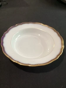 "Antiguo plato redondo para servir verduras de porcelana Meissen con borde dorado y cobalto" - Imagen 1 de 6