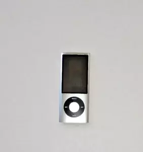 Apple iPod Nano 5th Gen Silver Model A1320 - Picture 1 of 4