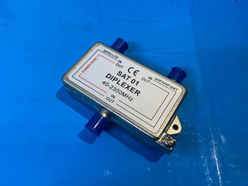 PARTITORE DIVISORE TV ANTENNA DIGITALE TERRESTRE SATELLITE 1 in 2 OUT - Immagine 1 di 1