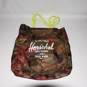Borsa Herschel Supply Co Tote Bag leggera in nylon mimetico - Foto 1 di 9