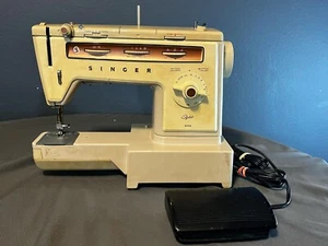 Macchina da cucire vintage anni 70 Singer Stylist modello 538 SOLO PER RICAMBI O RIPARAZIONI - Foto 1 di 13