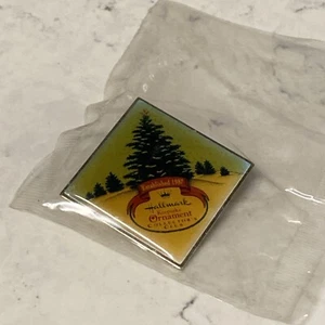 1997 Hallmark Keepsake Ornament Collectors Club lapel pin brooch -still wrapped! - Picture 1 of 4