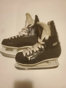 CCM 651 Tacks Ice Skates. - Picture 1 of 6