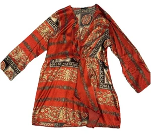 Pretty Little Things roter Kimono orientalisch tiefer Knoten einzigartiges Kleid Größe 2X - Bild 1 von 8