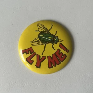 Topps Batty Buttons Fly Me Pinback Button 2" Vintage 1970 Yellow Bug - Picture 1 of 2