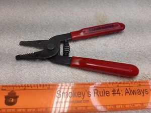 KLEIN TOOLS # 11046 SOFT RED HANDLE USA MADE WIRE STRIPPER/CUTTER PLIERS - Picture 1 of 5