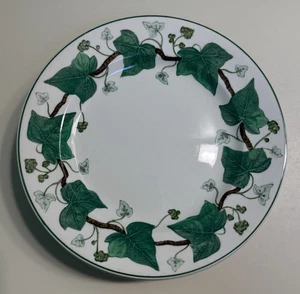 4 Wedgwood Napoleon Ivy 8 1/4" Dinner Plates Etruria & Barlaston Made In England - Picture 1 of 3