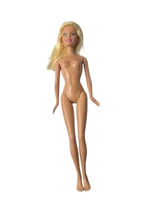 Anfang 2010er Barbie blonde Haare blaue Augen nackt - beschädigte Haare - Bild 1 von 5