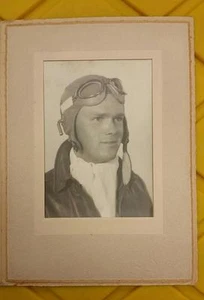 SELTENES VINTAGE ORIGINAL 1900ER SCHWARZ & WEISS FOTO B24 BOMBER PILOT MAURICE CORWINE - Bild 1 von 2