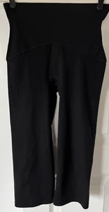 SPANXshape Booty Boost 7/8 Leggings Very Black Sz Medium - Picture 1 of 6